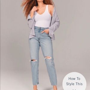 NWOT Abercrombie high rise mom jeans 27L